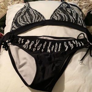 Stunning while at the pool! Gently worn. Now it’s your turn to stand out!